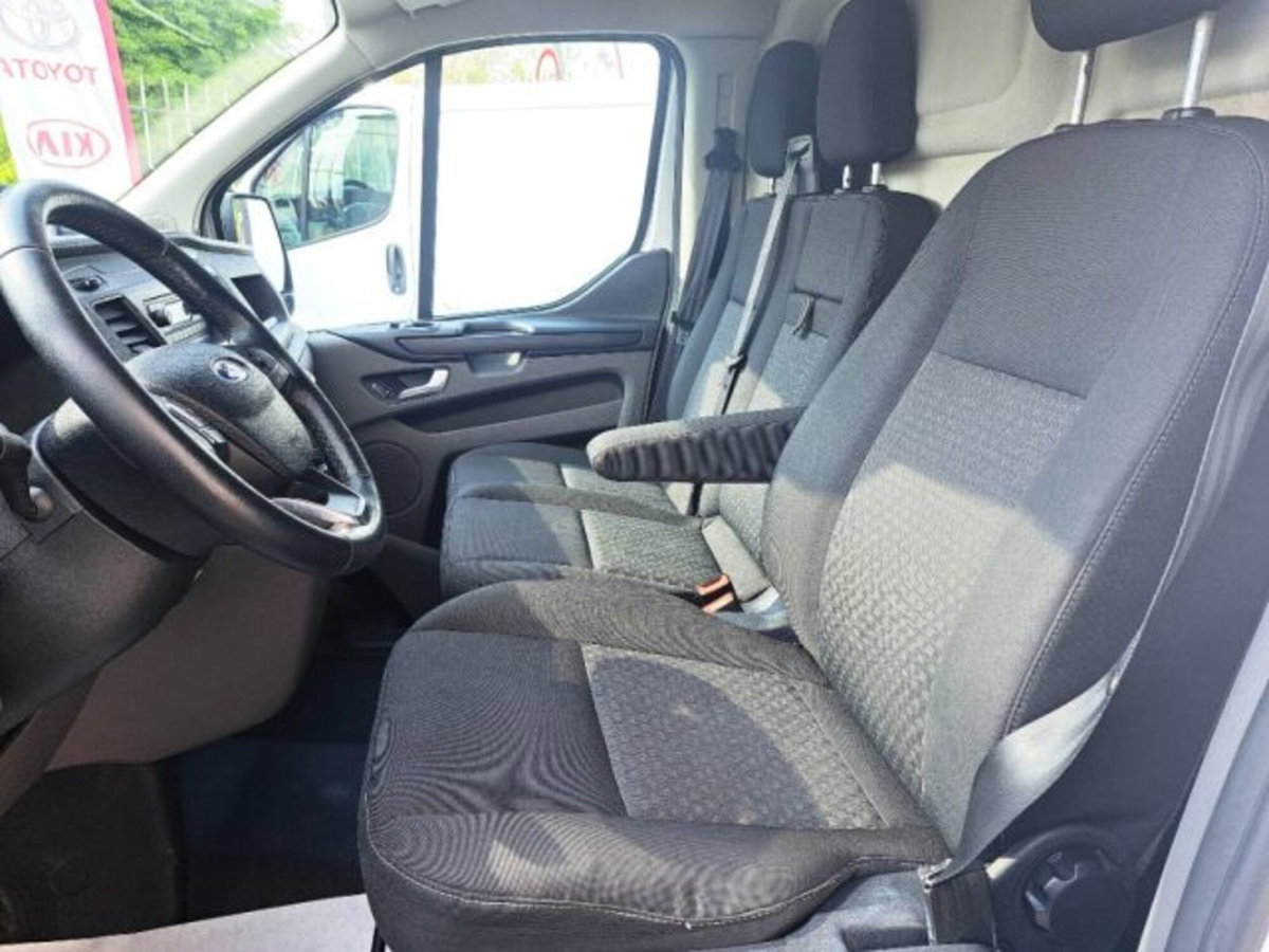 Ford Transit Custom Furgone 320 2.0 EcoBlue Hybrid 130 PL Furg. Titanium (7)