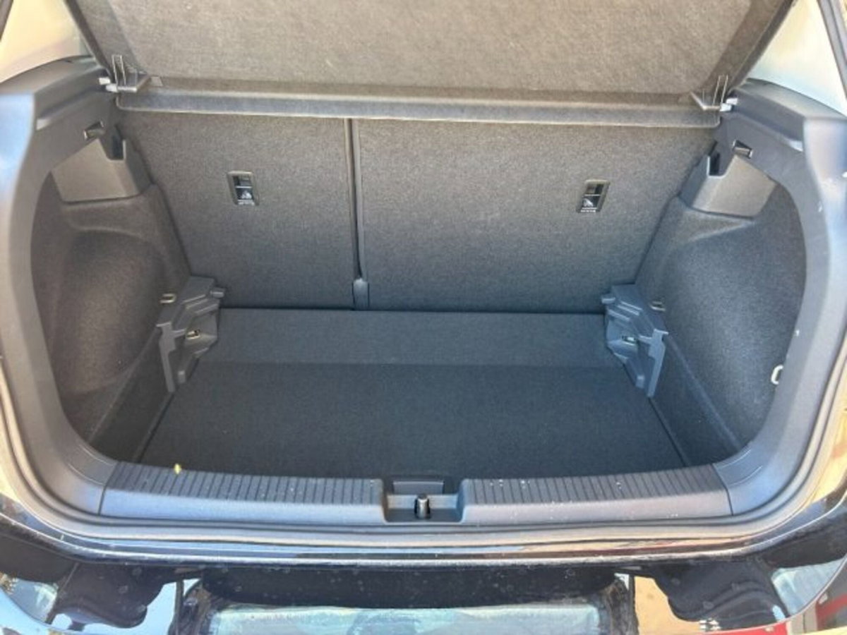 Volkswagen T-Cross 1.0 TSI Sport (8)