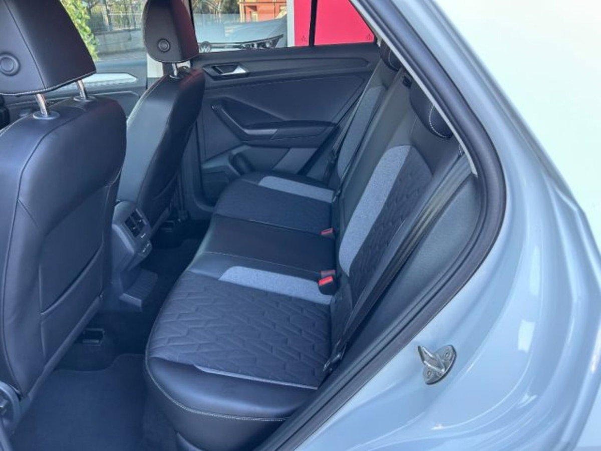 Volkswagen T-Roc 1.0 tsi R-Line 115cv (6)
