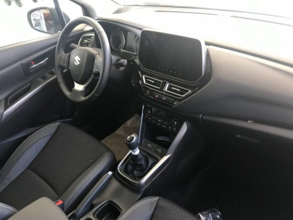 Suzuki S-Cross 1.4h Top 2wd 110cv (9)