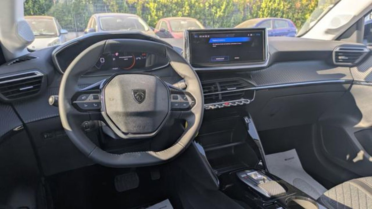 Peugeot 208 50 kWh Allure (5)