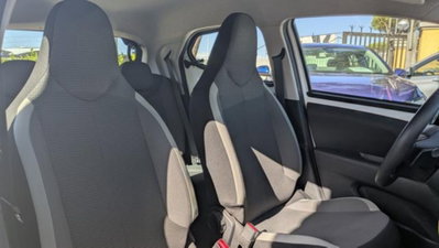 Toyota Aygo X 1.0 Lounge 72cv (10)