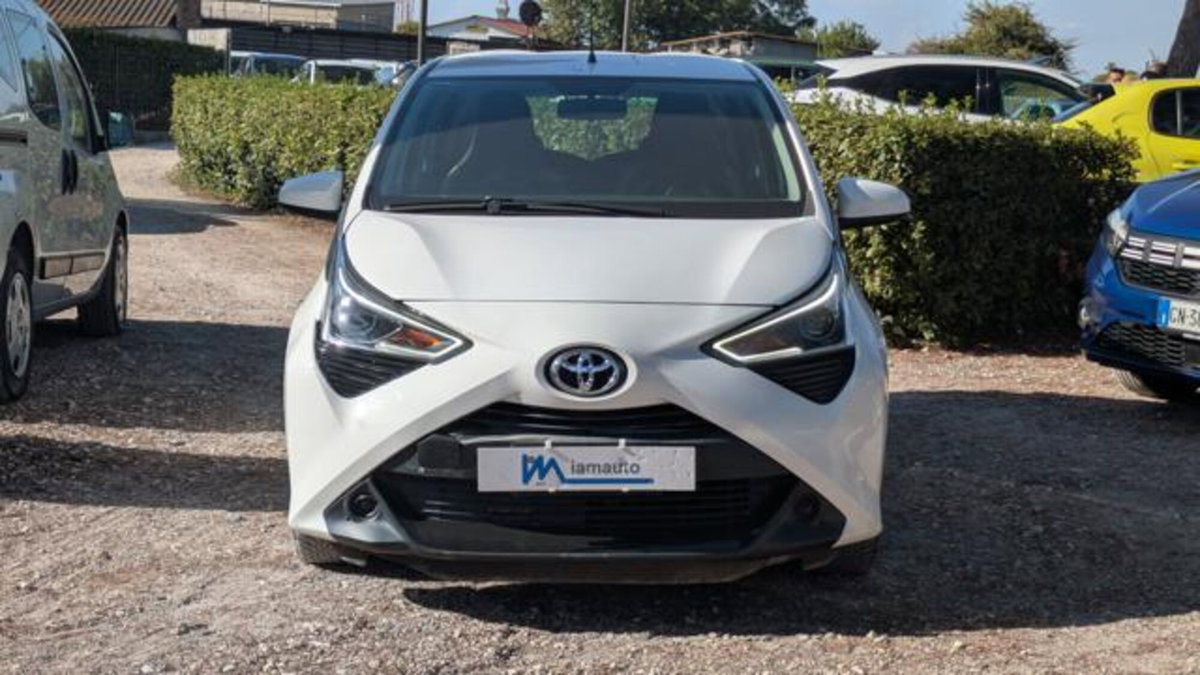 Toyota Aygo X 1.0 Lounge 72cv (12)