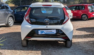 Toyota Aygo X 1.0 Lounge 72cv (13)