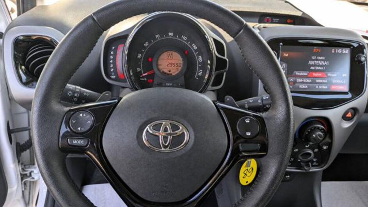 Toyota Aygo X 1.0 Lounge 72cv (5)