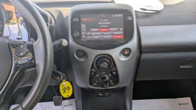 Toyota Aygo X 1.0 Lounge 72cv (7)
