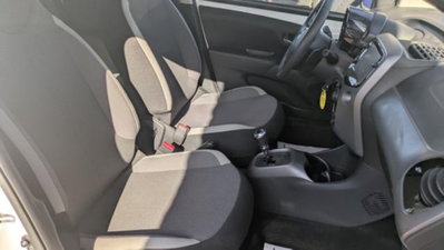 Toyota Aygo X 1.0 Lounge 72cv (9)