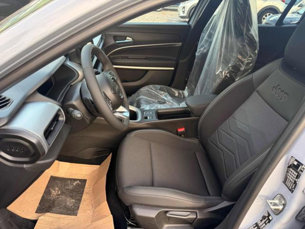 Jeep Avenger 1.2 turbo e-hybrid mhev Summit fwd 110cv edct6 (7)