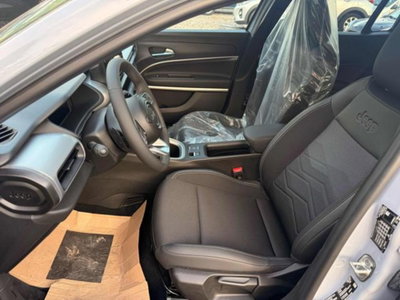 Jeep Avenger 1.2 turbo e-hybrid mhev Summit fwd 110cv edct6 (7)