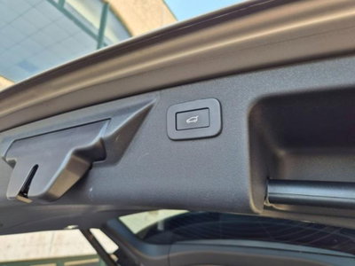 Land Rover Discovery Sport 2.0 Si4 200 CV AWD Auto R-Dynamic S (18)