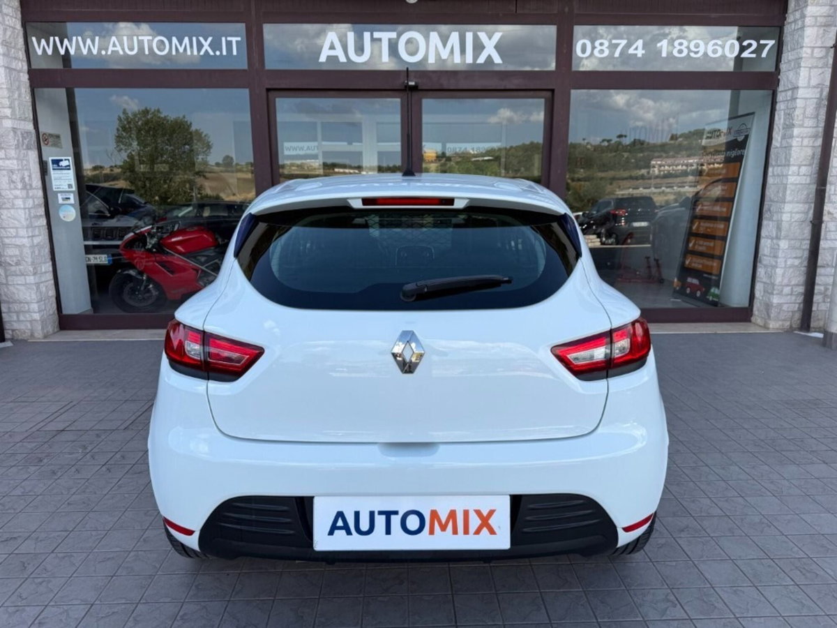 Renault Clio dCi 8V 75 CV 5 porte Moschino Life (10)