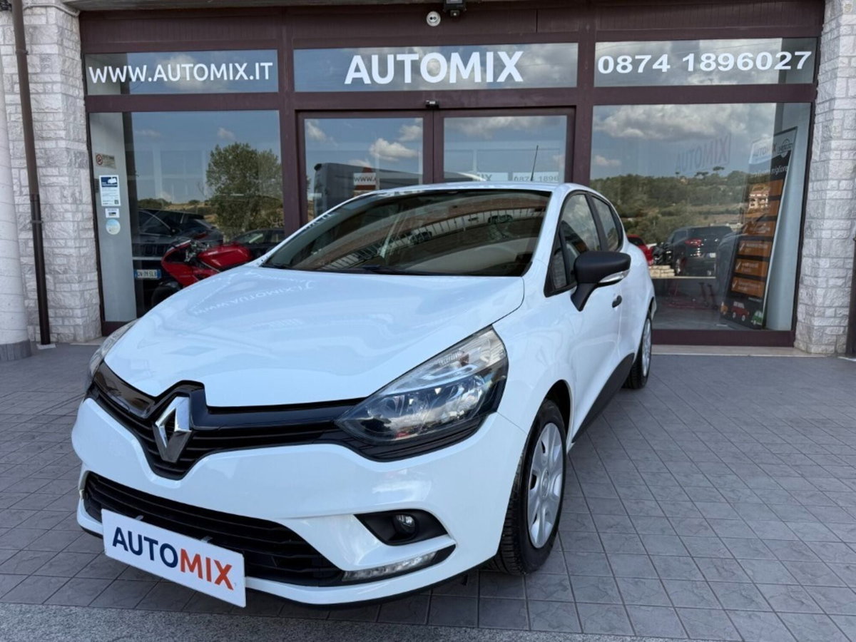 Renault Clio dCi 8V 75 CV 5 porte Moschino Life (2)