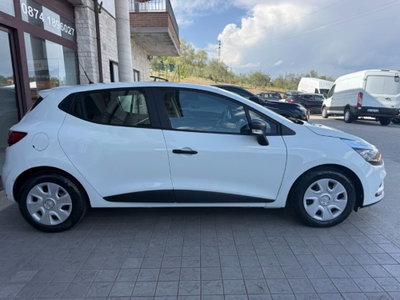Renault Clio dCi 8V 75 CV 5 porte Moschino Life (7)