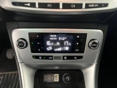 Lancia Delta 2.0 MJT DPF Gold (11)