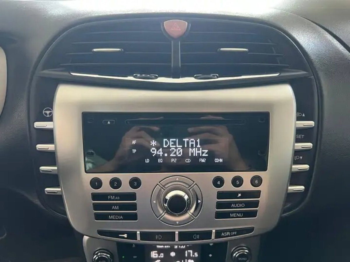 Lancia Delta 2.0 MJT DPF Gold (12)