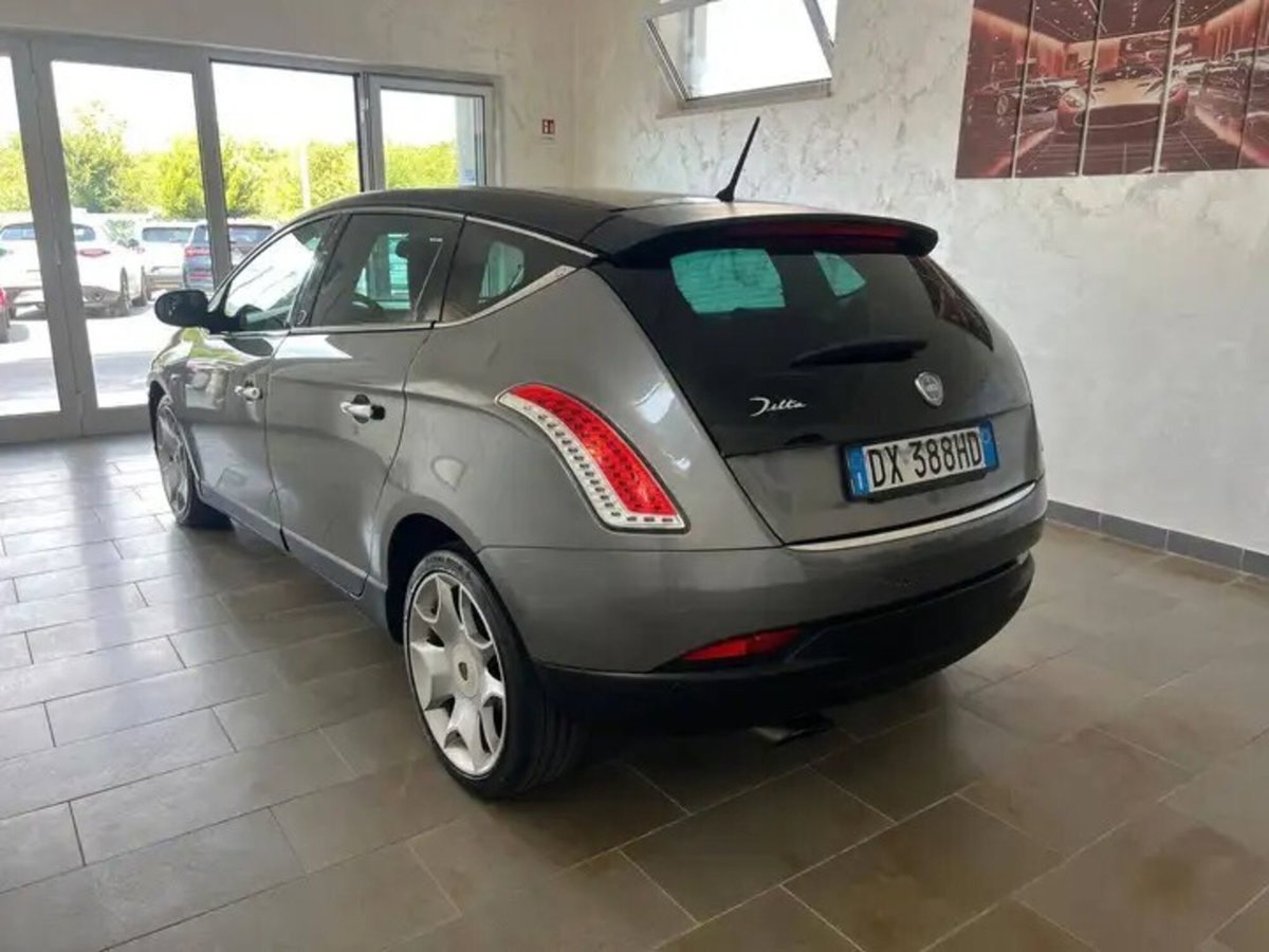 Lancia Delta 2.0 MJT DPF Gold (4)
