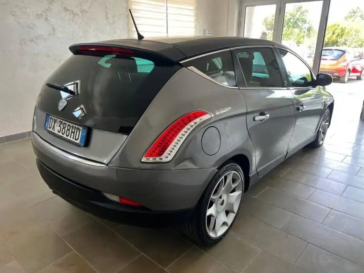 Lancia Delta 2.0 MJT DPF Gold (6)