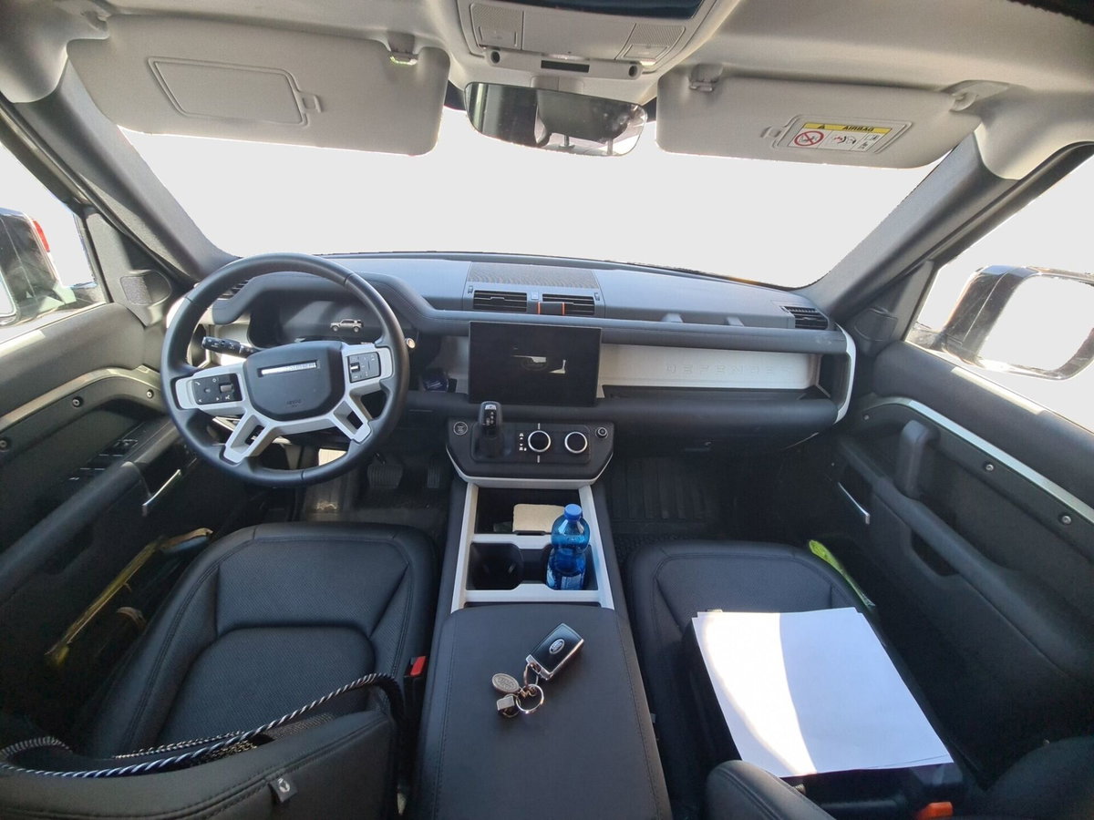 Land Rover Defender 110 3.0D I6 200 CV AWD Auto S (11)