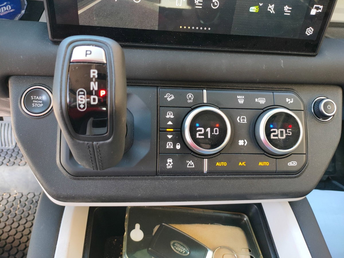 Land Rover Defender 110 3.0D I6 200 CV AWD Auto S (13)