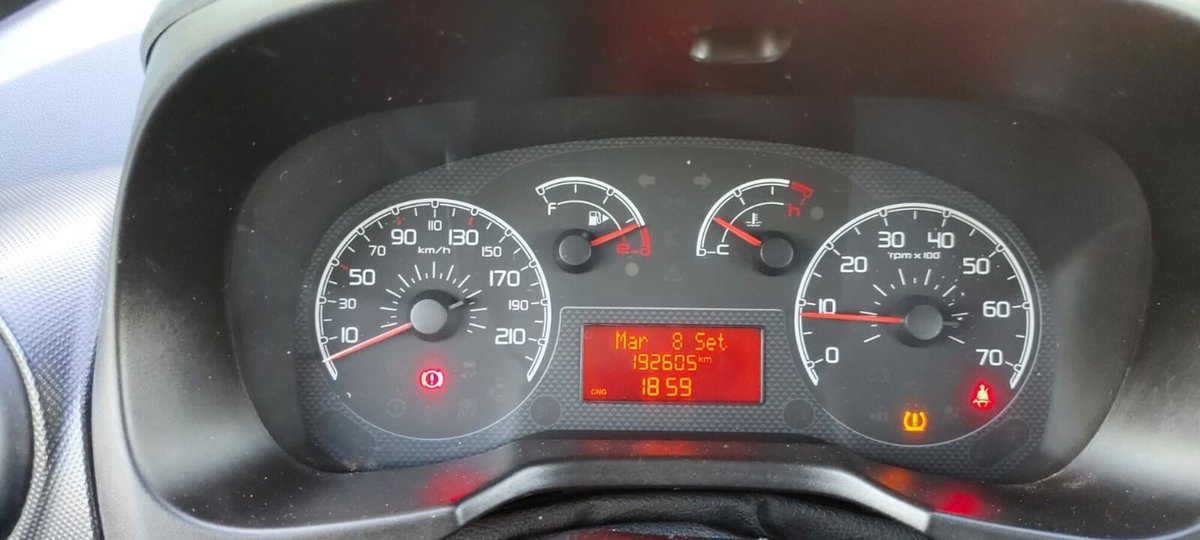 Fiat Qubo 1.4 8V 77 CV Dynamic Natural Power (4)