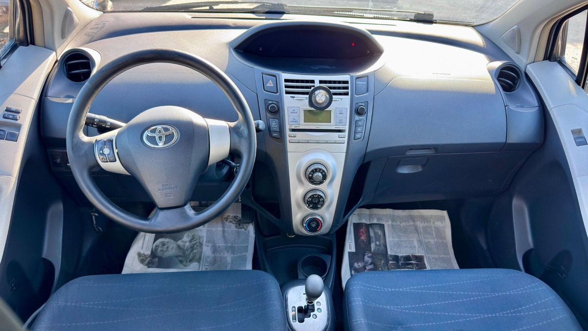 Toyota Yaris 1.3 5 porte M-MT Sol (12)