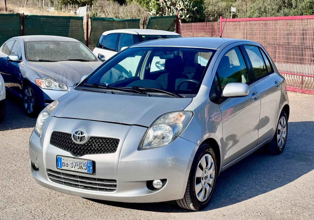 Toyota Yaris 1.3 5 porte M-MT Sol (5)