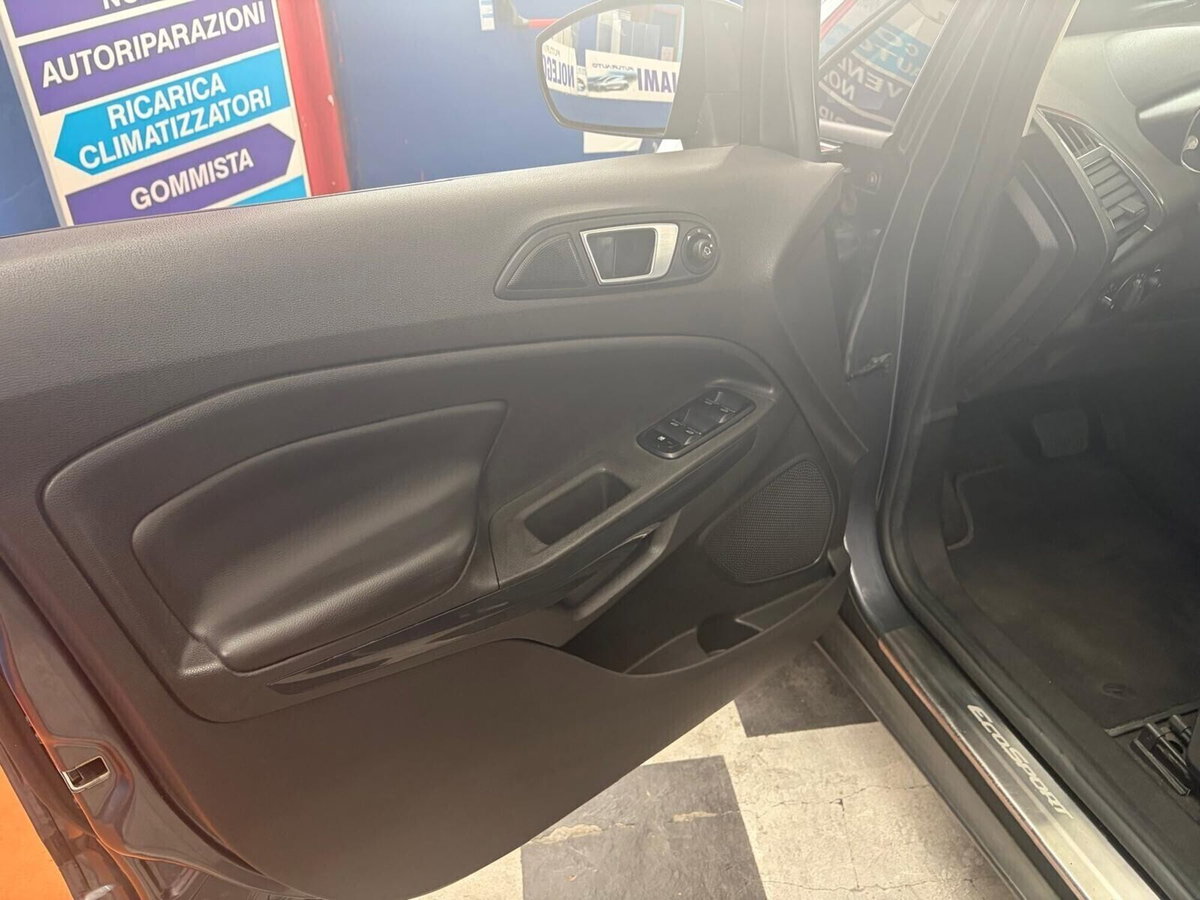 Ford EcoSport 1.5 110 CV (8)
