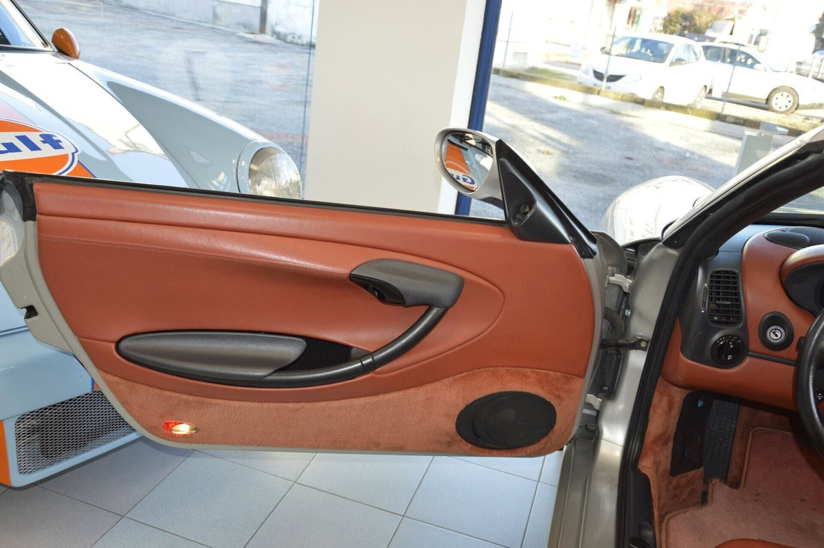 Porsche Boxster 2.5i 24V cat (17)