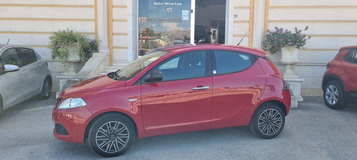Lancia Ypsilon 1.2 69 CV 5 porte GPL Ecochic Alberta Ferretti