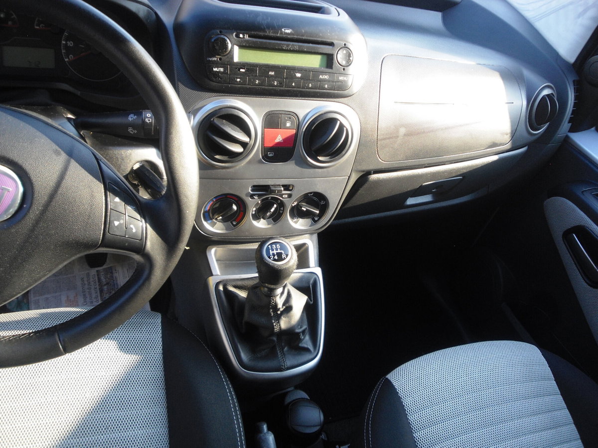 Fiat Qubo 1.3 MJT 75 CV Trekking (12)