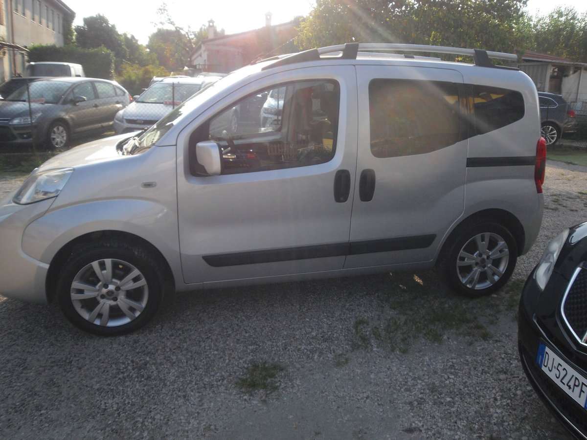 Fiat Qubo 1.3 MJT 75 CV Trekking (9)