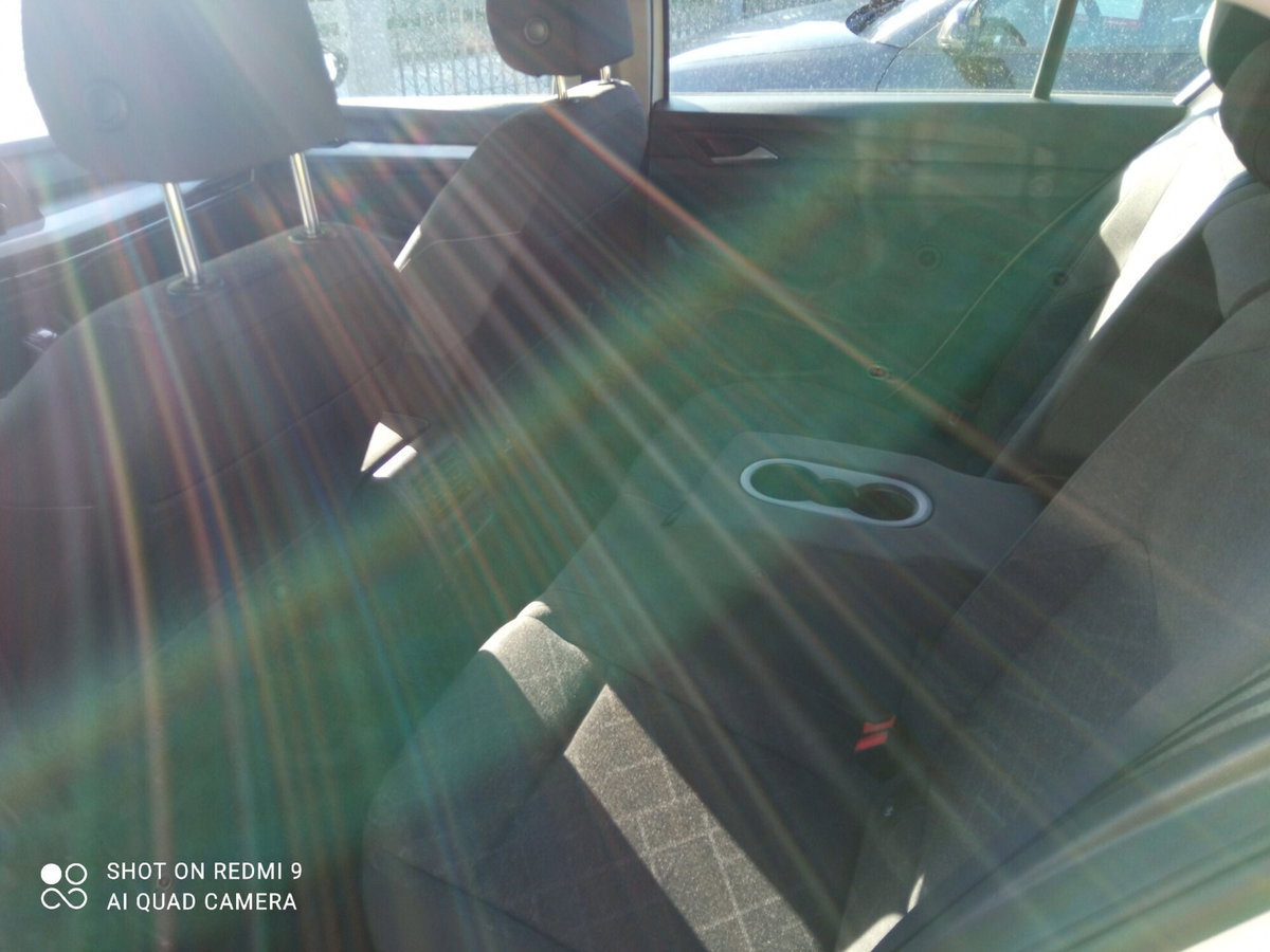 Volkswagen Golf 2.0 TDI DSG SCR Life (11)