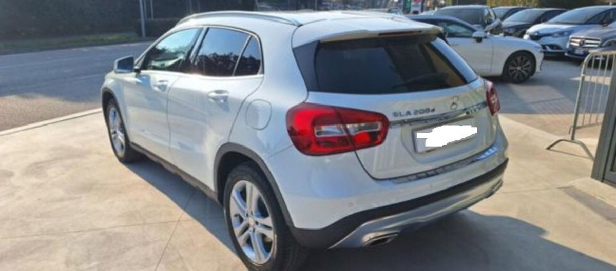 Mercedes-Benz GLA SUV 200 d Sport (5)