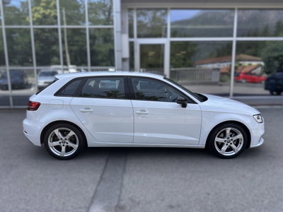 Audi A3 Sportback 1.6 TDI 116 CV S tronic Sport (8)