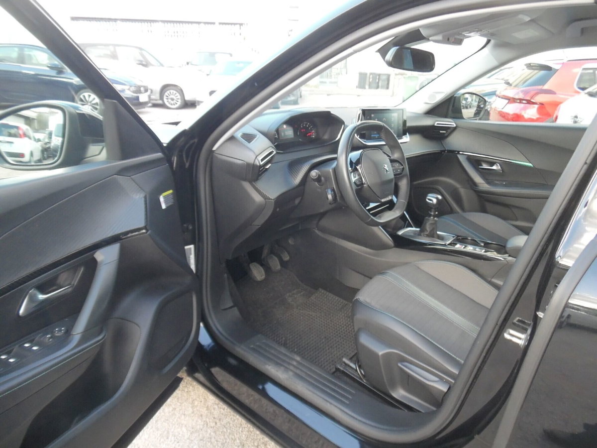 Peugeot 2008 BlueHDi 110 S&S Allure (10)