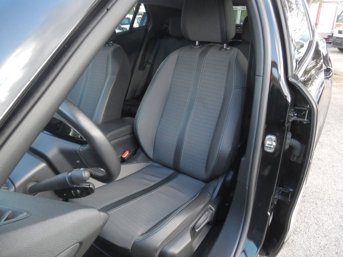 Peugeot 2008 BlueHDi 110 S&S Allure (11)