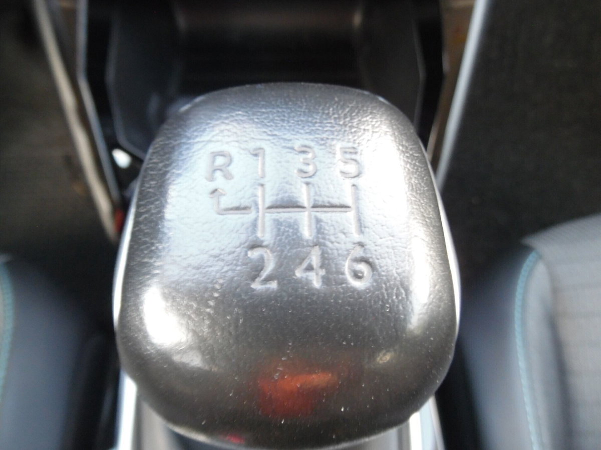 Peugeot 2008 BlueHDi 110 S&S Allure (18)