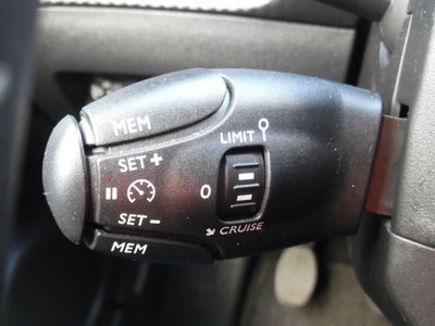 Peugeot 2008 BlueHDi 110 S&S Allure (19)