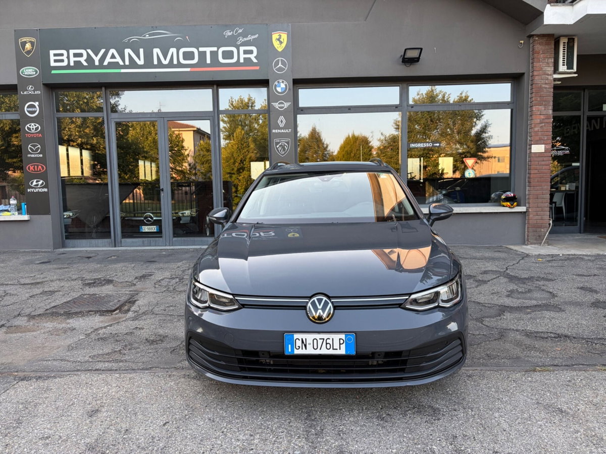 Volkswagen Golf Variant 1.0 eTSI EVO DSG Life (2)
