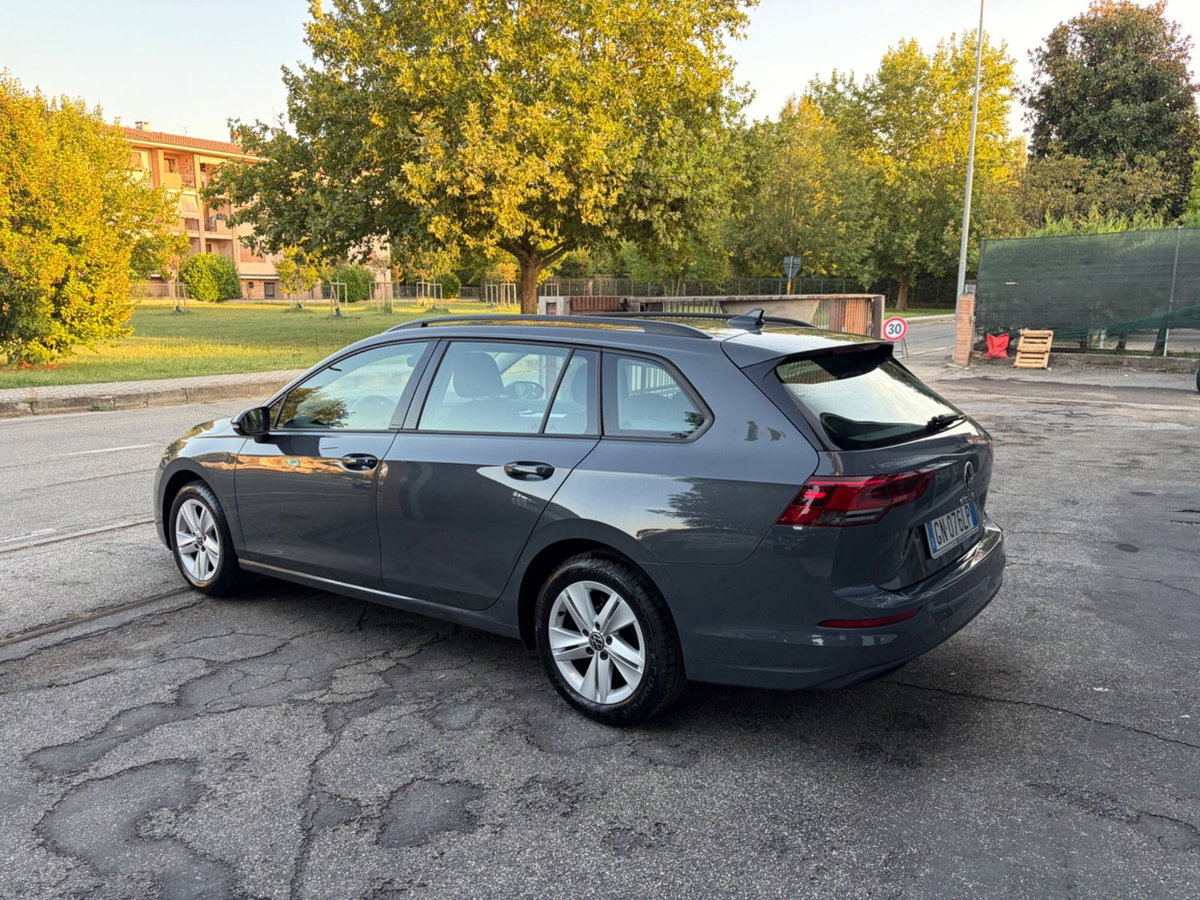 Volkswagen Golf Variant 1.0 eTSI EVO DSG Life (5)