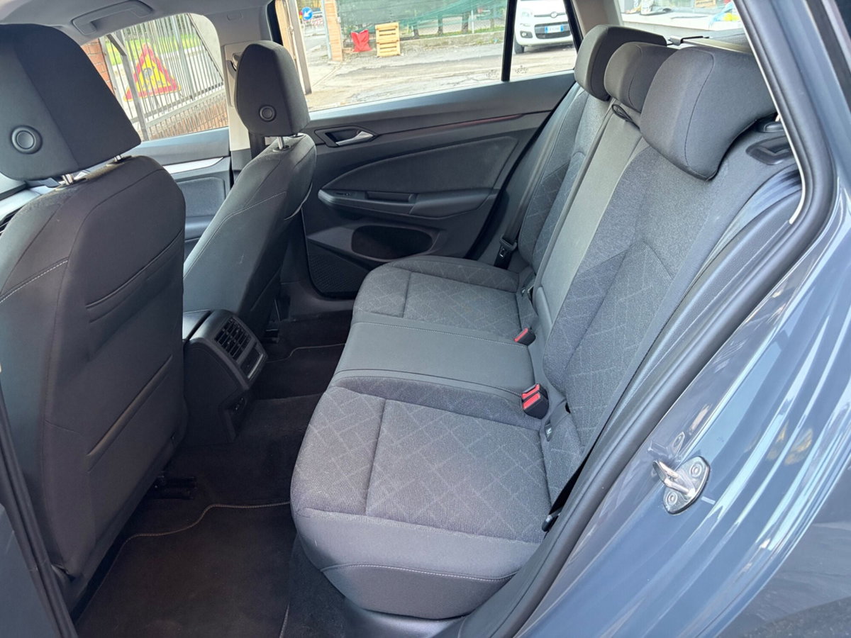 Volkswagen Golf Variant 1.0 eTSI EVO DSG Life (6)
