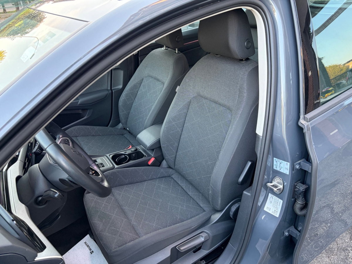 Volkswagen Golf Variant 1.0 eTSI EVO DSG Life (9)