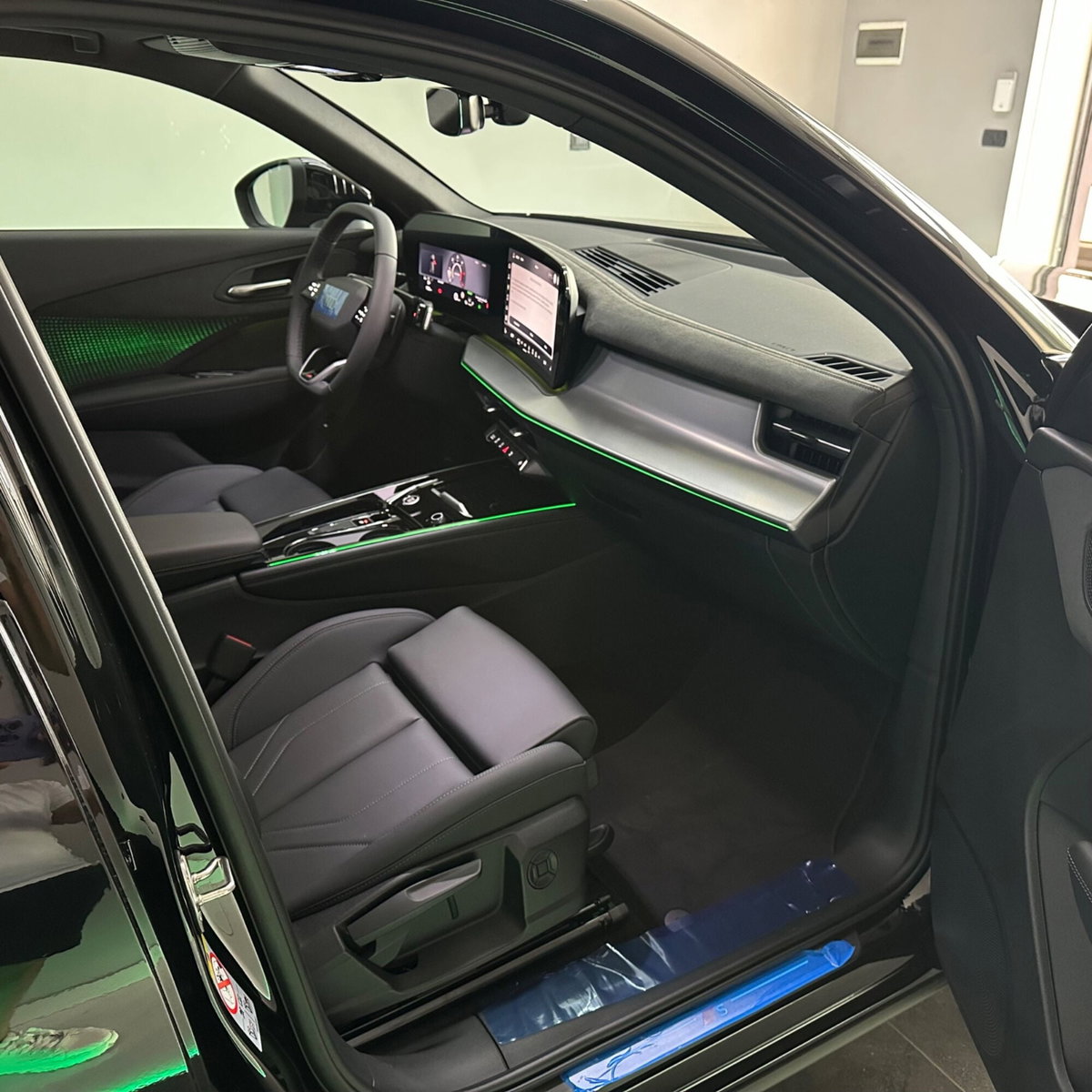 Audi Q3 Sportback 40 2.0 tdi Identity Black quattro 193cv s-tronic (12)