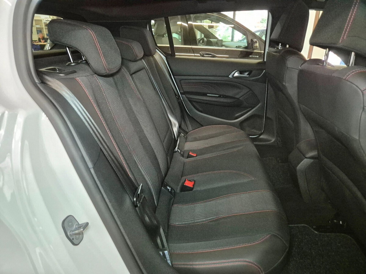 Peugeot 308 BlueHDi 120 S&S EAT6 GT Line (7)