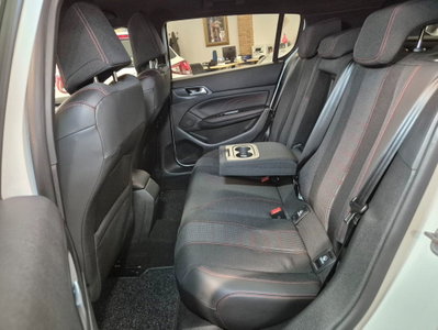 Peugeot 308 BlueHDi 120 S&S EAT6 GT Line (8)