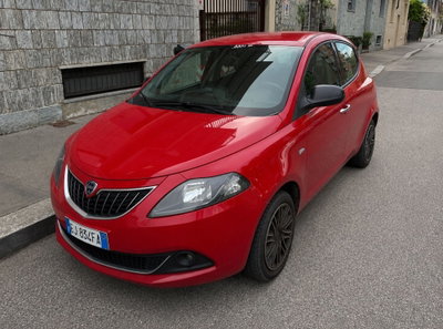 Lancia Ypsilon 1.0 FireFly 5 porte S&S Hybrid Ecochic Gold usata