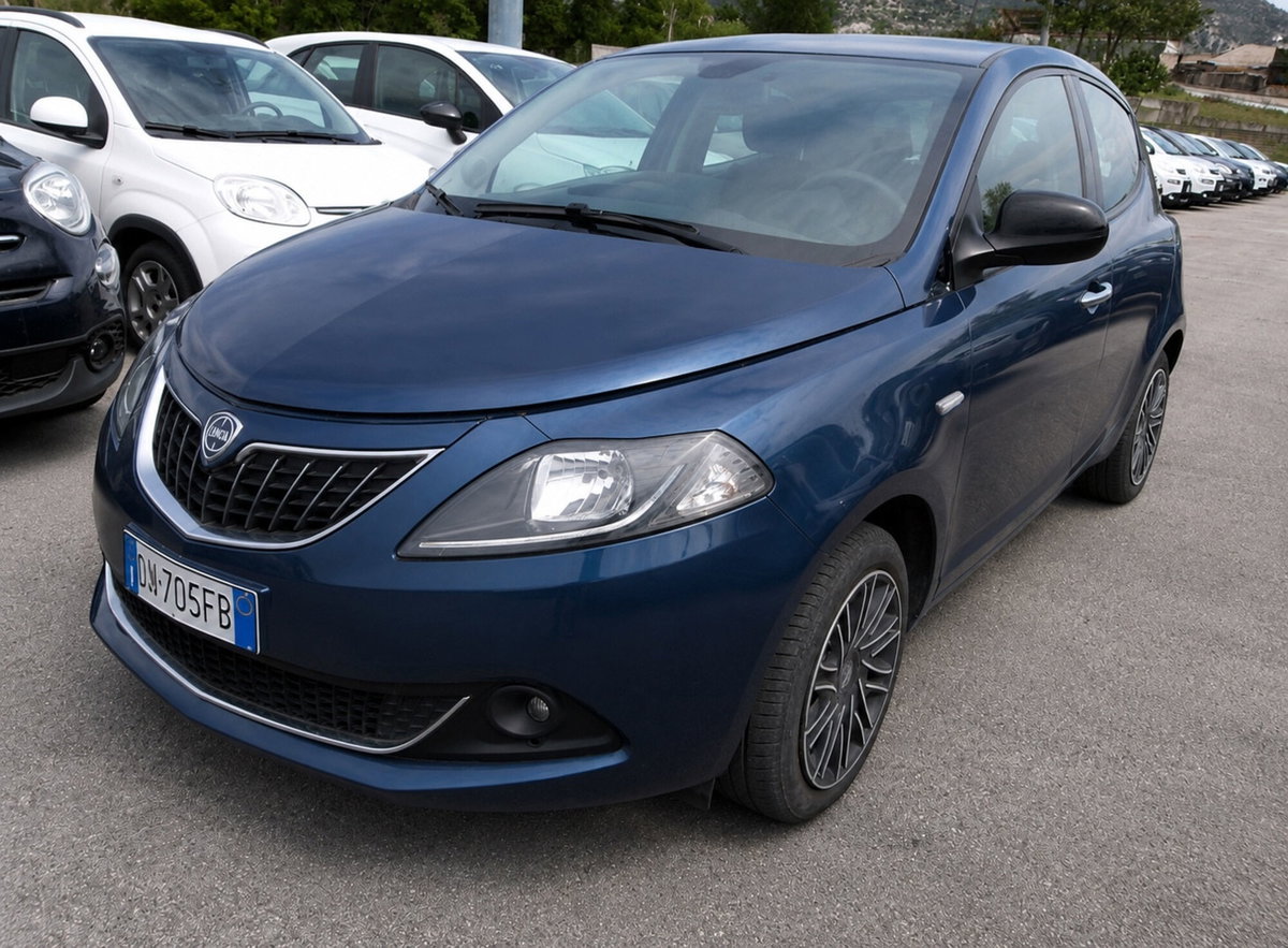 Lancia Ypsilon 1.0 FireFly 5 porte S&S Hybrid Ecochic Gold