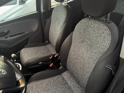 Lancia Ypsilon 1.2 69 CV 5 porte GPL Ecochic Gold (15)