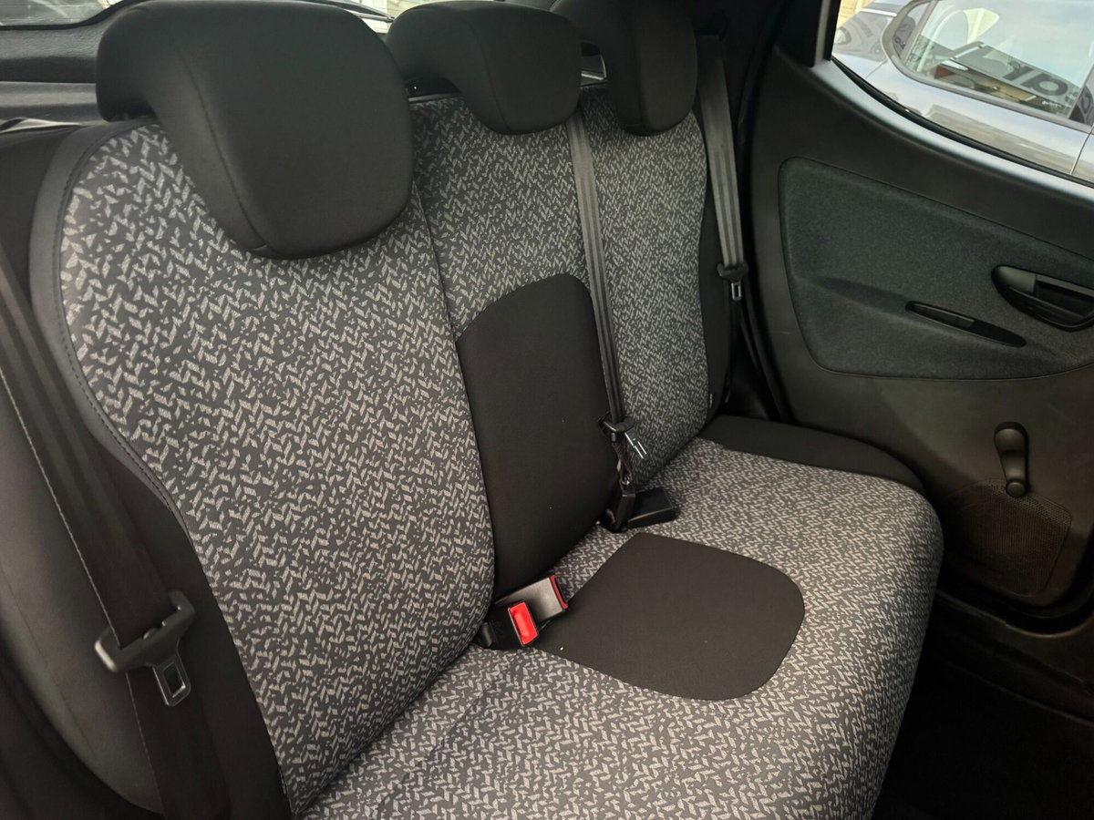 Lancia Ypsilon 1.2 69 CV 5 porte GPL Ecochic Gold (17)