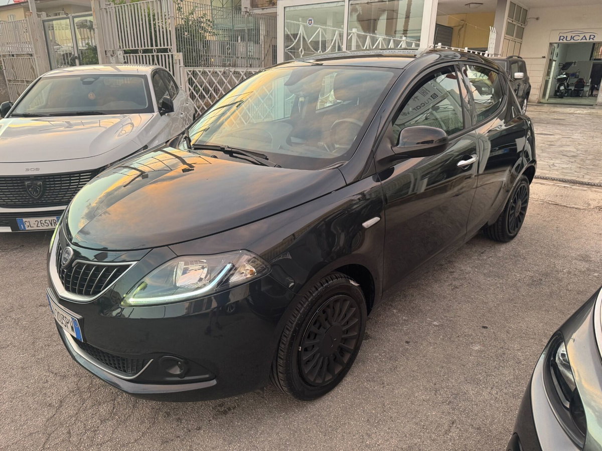 Lancia Ypsilon 1.2 69 CV 5 porte GPL Ecochic Gold (3)